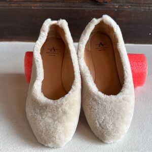 Aquatalia Women's Beige Fuzzy Slippers